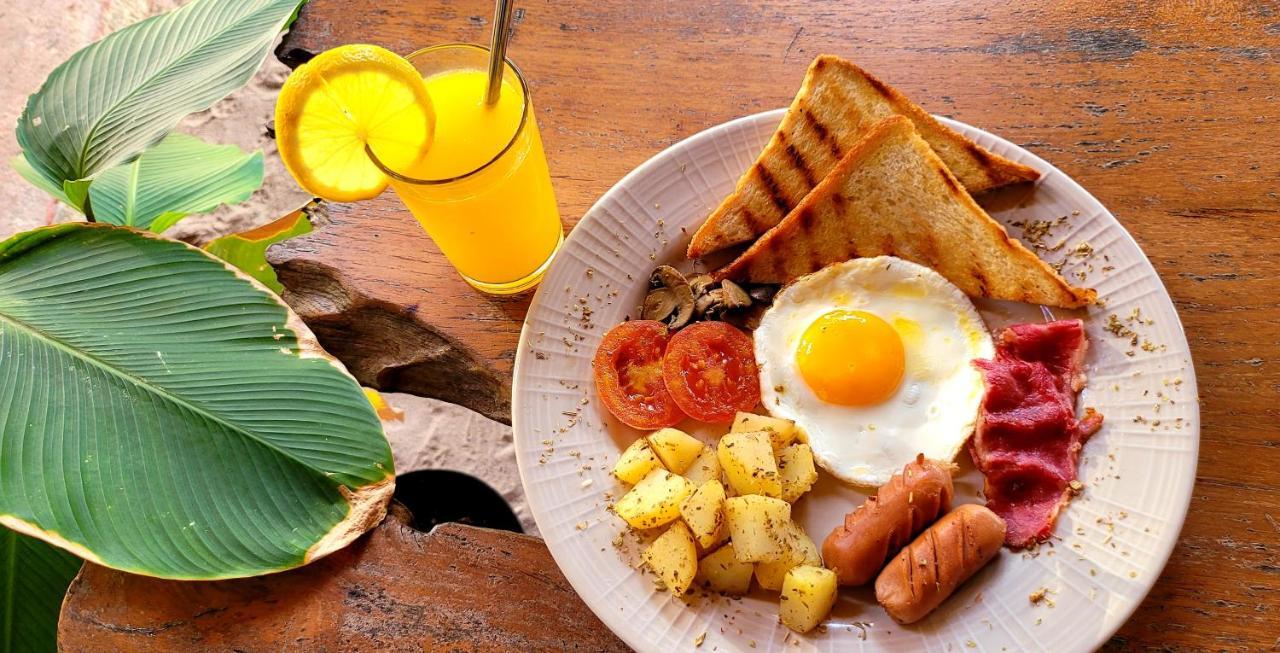 Al Kabron Inn Karimunjawa Ngoại thất bức ảnh