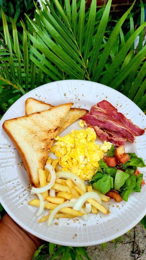 Al Kabron Inn Karimunjawa Ngoại thất bức ảnh